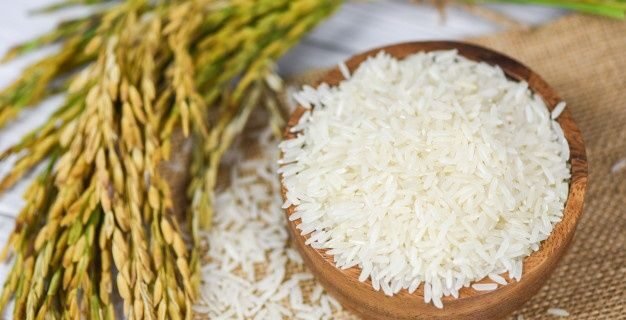 Long grain rice grains showing length, texture, and separation after cooking